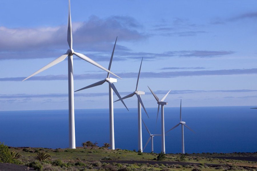 De acordo com a Agência do Desenvolvimento do Estado do Ceará (Adece), agora o processo de licenciamento ambiental para implantação de projetos de energia eólica no Ceará poderá ganhar celeridade de até três meses. “O Estudo e Relatório de Impacto Ambiental (EIA/Rima) para projetos eólicos que forem se instalar em áreas de baixo impacto não serão mais exigidos e um Relatório Ambiental Simplificado (RAS) será solicitado”, disse o presidente do órgão, Ferruccio Feitosa (Foto: Rodrigo Rocha) De acordo com a Agência do Desenvolvimento do Estado do Ceará (Adece), agora o processo de licenciamento ambiental para implantação de projetos de energia eólica no Ceará poderá ganhar celeridade de até três meses. “O Estudo e Relatório de Impacto Ambiental (EIA/Rima) para projetos eólicos que forem se instalar em áreas de baixo impacto não serão mais exigidos e um Relatório Ambiental Simplificado (RAS) será solicitado”, disse o presidente do órgão, Ferruccio Feitosa
