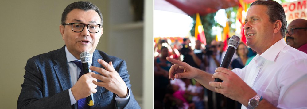 Em nota, o presidente nacional do PSB, Carlos Siqueira, afirmou nesta terça-feira, que tem "plena confiança na conduta" do ex-governador de Pernambuco e ex-presidente do partido, Eduardo Campos; "O Partido apoia a apuração das investigações e reafirma a certeza de que, ao final, não restarão quaisquer dúvidas de que a campanha de Eduardo Campos não cometeu nenhum ato ilícito", diz Siqueira; segundo a operação Turbulência, da Polícia Federal, um grupo criminoso teria financiado a campanha à reeleição de Eduardo Campos no governo de Pernambuco (Foto: Aquiles Lins) Em nota, o presidente nacional do PSB, Carlos Siqueira, afirmou nesta terça-feira, que tem "plena confiança na conduta" do ex-governador de Pernambuco e ex-presidente do partido, Eduardo Campos; "O Partido apoia a apuração das investigações e reafirma a certeza de que, ao final, não restarão quaisquer dúvidas de que a campanha de Eduardo Campos não cometeu nenhum ato ilícito", diz Siqueira; segundo a operação Turbulência, da Polícia Federal, um grupo criminoso teria financiado a campanha à reeleição de Eduardo Campos no governo de Pernambuco