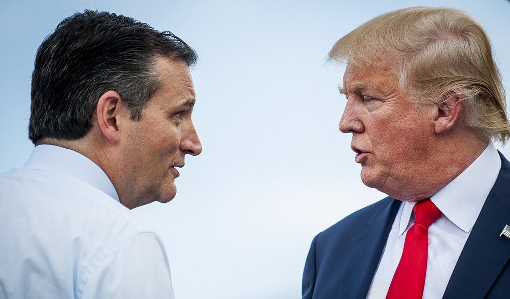 Senador Ted Cruz, o rival que mais se aproximou de vencer Donald Trump nas primárias, não expressou nesta quarta-feira (20) apoio direto ao recém indicado como candidato republicano às eleições presidenciais dos Estados Unidos e saiu vaiado da Convenção Nacional do partido em Cleveland (Ohio); Cruz felicitou Trump por ganhar a indicação, mas disse que espera que "os princípios nos quais o partido acredita sejam mantidos" (Foto: Roberta Namour) Senador Ted Cruz, o rival que mais se aproximou de vencer Donald Trump nas primárias, não expressou nesta quarta-feira (20) apoio direto ao recém indicado como candidato republicano às eleições presidenciais dos Estados Unidos e saiu vaiado da Convenção Nacional do partido em Cleveland (Ohio); Cruz felicitou Trump por ganhar a indicação, mas disse que espera que "os princípios nos quais o partido acredita sejam mantidos"