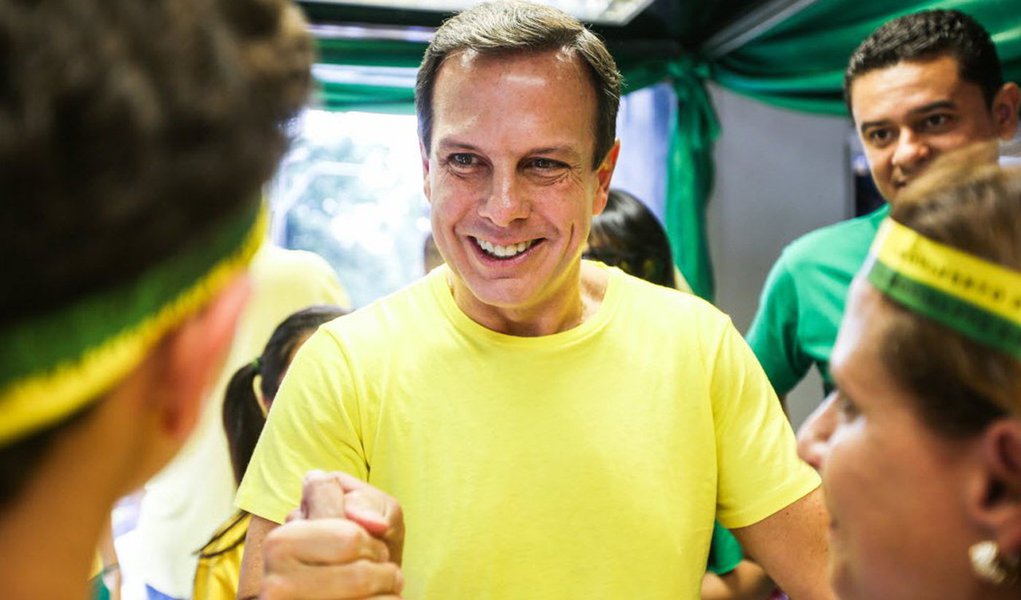 Diretório do PSDB paulista anunciou que a legenda irá punir e suspender os filiados dissidentes, que não apoiarem a candidatura de João Doria à Prefeitura de São Paulo; na semana passada, um grupo anunciou que iria apoiar a candidatura de Marta Suplicy (PMDB), que tem como vice o ex-tucano Andrea Matarazzo; dois dissidentes já teriam sido suspensos (Foto: Paulo Emílio) Diretório do PSDB paulista anunciou que a legenda irá punir e suspender os filiados dissidentes, que não apoiarem a candidatura de João Doria à Prefeitura de São Paulo; na semana passada, um grupo anunciou que iria apoiar a candidatura de Marta Suplicy (PMDB), que tem como vice o ex-tucano Andrea Matarazzo; dois dissidentes já teriam sido suspensos