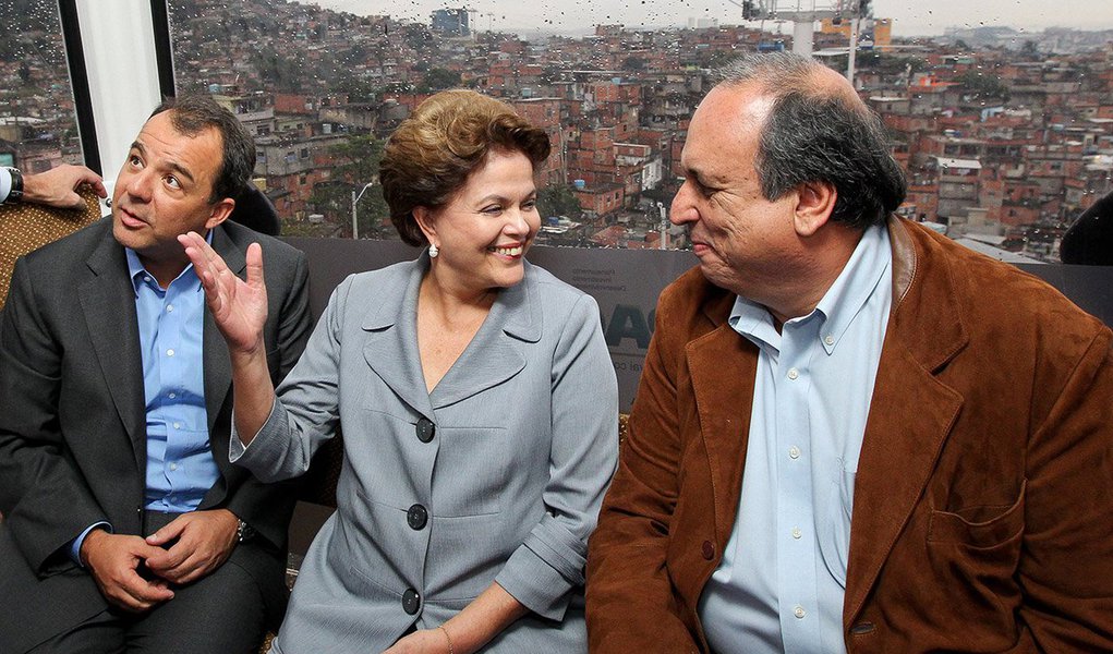 Em editorial desconectado da realidade, o jornal O Globo defende que a União proponha uma solução diferente para a dívida do Rio de Janeiro; família Marinho diz que o estado e a cidade devem merecer atenção especial e acusa o governo federal de não ter cumprido tudo o que prometera no Projeto Olímpico; "É imperativo que a União não tente encaminhar uma solução uniforme para o problema das dívidas estaduais, uma crise em que há casos em diversos estágios, dos mais graves aos menos prementes", afirma o jornal, esquecendo-se que o Rio, nas gestões de Cabral e Pezão, foi o estado mais ajudado pelos governos Lula e Dilma (Foto: Aquiles Lins) Em editorial desconectado da realidade, o jornal O Globo defende que a União proponha uma solução diferente para a dívida do Rio de Janeiro; família Marinho diz que o estado e a cidade devem merecer atenção especial e acusa o governo federal de não ter cumprido tudo o que prometera no Projeto Olímpico; "É imperativo que a União não tente encaminhar uma solução uniforme para o problema das dívidas estaduais, uma crise em que há casos em diversos estágios, dos mais graves aos menos prementes", afirma o jornal, esquecendo-se que o Rio, nas gestões de Cabral e Pezão, foi o estado mais ajudado pelos governos Lula e Dilma