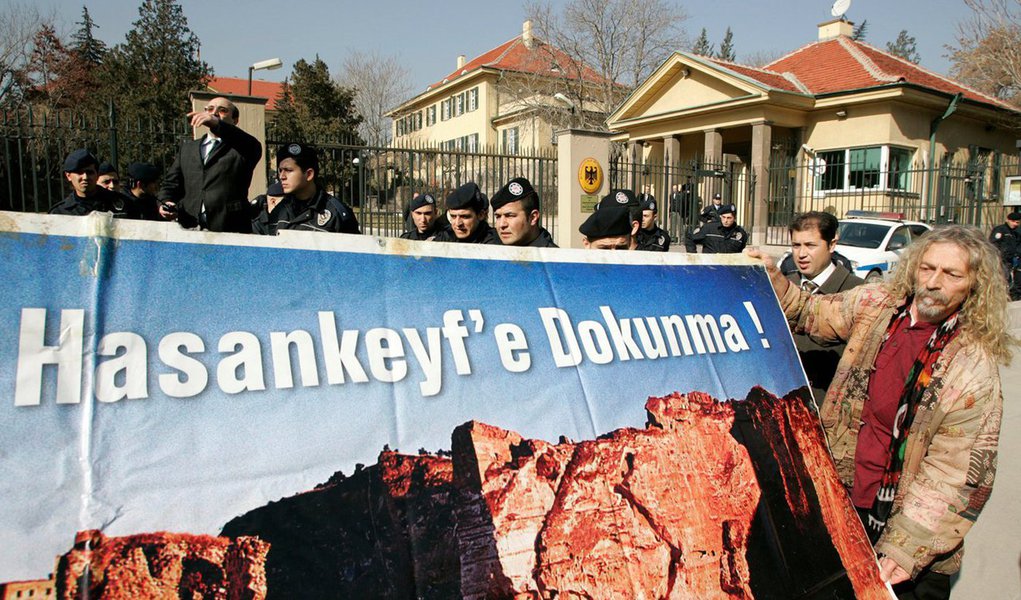 Autoridades da Turquia prenderam quatro pessoas em uma investigação sobre uma ameaça em potencial às missões diplomáticas do Reino Unido e da Alemanha, mas não encontrou laços com qualquer grupo terrorista; três dos suspeitos foram detidos em Ancara e um em Istambul (Foto: Paulo Emílio) Autoridades da Turquia prenderam quatro pessoas em uma investigação sobre uma ameaça em potencial às missões diplomáticas do Reino Unido e da Alemanha, mas não encontrou laços com qualquer grupo terrorista; três dos suspeitos foram detidos em Ancara e um em Istambul