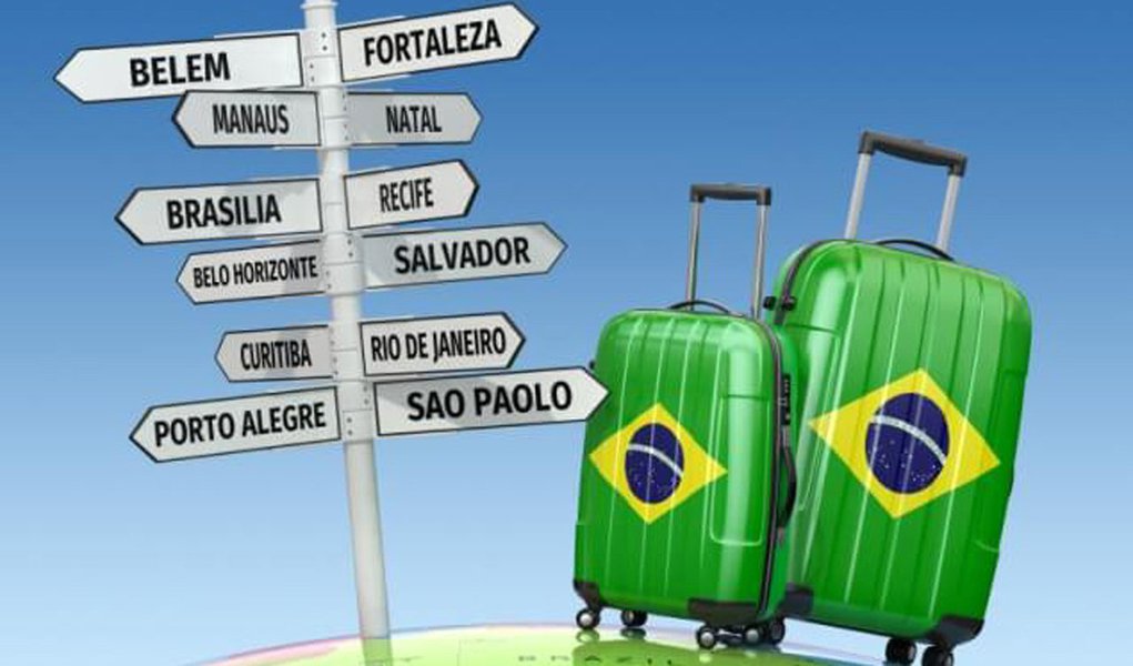 Como renovar o papel do agente e da agência de viagens na cadeia do turismo? Com esse novo perfil de cliente, sempre conectado, como tornar os destinos turísticos brasileiros inteligentes? Esses são os dois desafios propostos no Camp de Inovação do Turismo, evento voltado para empreendedores digitais que já têm uma startup ou apenas uma ideia de negócio; Camp de Inovação no Turismo será uma espécie de teste do projeto Turismo Inteligente, visando estimular a presença e a interação entre os destinos e os turistas no mundo virtual; a partir de 2017, o Sebrae vai investir cerca de R$ 10 milhões em mais de 40 projetos em 17 estados brasileiros (Foto: Paulo Emílio) Como renovar o papel do agente e da agência de viagens na cadeia do turismo? Com esse novo perfil de cliente, sempre conectado, como tornar os destinos turísticos brasileiros inteligentes? Esses são os dois desafios propostos no Camp de Inovação do Turismo, evento voltado para empreendedores digitais que já têm uma startup ou apenas uma ideia de negócio; Camp de Inovação no Turismo será uma espécie de teste do projeto Turismo Inteligente, visando estimular a presença e a interação entre os destinos e os turistas no mundo virtual; a partir de 2017, o Sebrae vai investir cerca de R$ 10 milhões em mais de 40 projetos em 17 estados brasileiros