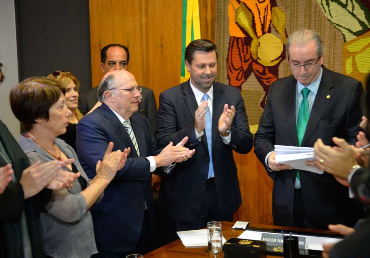 "Eu vou contar, obviamente, tudo o que aconteceu no impeachment, diálogos com todos os personagens que participaram de diálogos comigo em relação ao impeachment. Esses serão tornados públicos na sua integralidade", disse Eduardo Cunha, pouco depois de ser cassado; indagado se havia gravado essas conversas, Cunha respondeu: "Tenho boa memória"; ele também disse não temer o juiz Sergio Moro, que conduz a Lava Jato; "Eu não tenho que temer ninguém. Eu só temo a Deus" (Foto: Leonardo Attuch) www.brasil247.com - "Eu vou contar, obviamente, tudo o que aconteceu no impeachment, diálogos com todos os personagens que participaram de diálogos comigo em relação ao impeachment. Esses serão tornados públicos na sua integralidade", disse Eduardo Cunha, pouco depois de ser cassado; indagado se havia gravado essas conversas, Cunha respondeu: "Tenho boa memória"; ele também disse não temer o juiz Sergio Moro, que conduz a Lava Jato; "Eu não tenho que temer ninguém. Eu só temo a Deus"