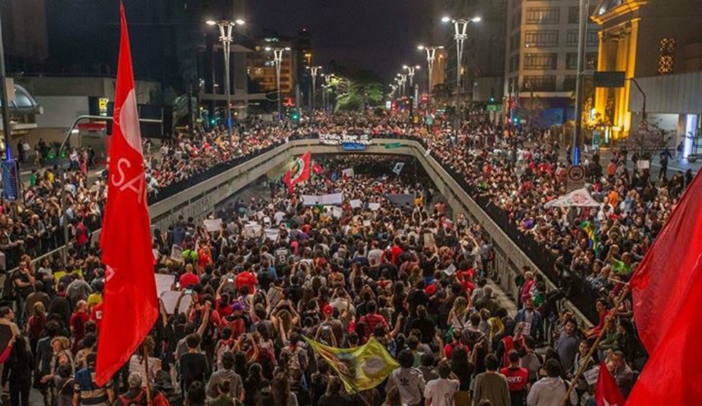 Não dá pra tentar dissimular, disfarçar e esconder que se Dilma perdeu a governabilidade por falta de apoio parlamentar, Michel Temer, terá maior dificuldade por falta de apoio popular (Foto: Luciana Oliveira) Não dá pra tentar dissimular, disfarçar e esconder que se Dilma perdeu a governabilidade por falta de apoio parlamentar, Michel Temer, terá maior dificuldade por falta de apoio popular