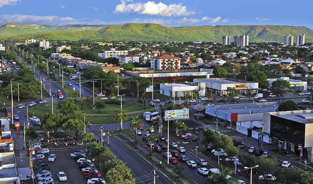 Diário de Justiça Eletrônico do Tribunal Superior Eleitoral (DJe/TSE) publicou as tabelas atualizadas com os limites de gastos de campanha de todas as cidades brasileiras; na Capital do Tocantins, Palmas, com 172.344 mil eleitores aptos, o limite de gasto para prefeito é de R$ 7.765.256,92 e para vereador, o gasto limite em campanha é de R$ 844.852,91; para Araguaína, segunda mais populosa cidade do Estado, com 102.878 eleitores aptos, é fixado o limite de R$ 759.932,32 para prefeito e para vereador de R$ 240.571; confira tabelas de todos os municípios (Foto: Aquiles Lins) Diário de Justiça Eletrônico do Tribunal Superior Eleitoral (DJe/TSE) publicou as tabelas atualizadas com os limites de gastos de campanha de todas as cidades brasileiras; na Capital do Tocantins, Palmas, com 172.344 mil eleitores aptos, o limite de gasto para prefeito é de R$ 7.765.256,92 e para vereador, o gasto limite em campanha é de R$ 844.852,91; para Araguaína, segunda mais populosa cidade do Estado, com 102.878 eleitores aptos, é fixado o limite de R$ 759.932,32 para prefeito e para vereador de R$ 240.571; confira tabelas de todos os municípios