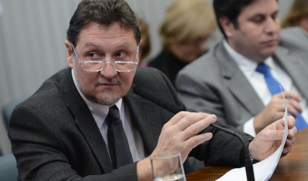 A primeira reunião, na qual foi instalada a Comissão Parlamentar de Inquérito (CPI) da Merenda Escolar da Assembleia Legislativa de São Paulo (Alesp), definiu nesta quarta (22) o deputado Marcos Zerbini (PSDB) como presidente e Adilson Rossi (PSB) como vice-presidente do colegiado; segundo Zerbini, a ideia é que o relator não seja do PSDB, seu partido, ao qual também é filiado o governador do estado, Geraldo Alckmin (Foto: Valter Lima) A primeira reunião, na qual foi instalada a Comissão Parlamentar de Inquérito (CPI) da Merenda Escolar da Assembleia Legislativa de São Paulo (Alesp), definiu nesta quarta (22) o deputado Marcos Zerbini (PSDB) como presidente e Adilson Rossi (PSB) como vice-presidente do colegiado; segundo Zerbini, a ideia é que o relator não seja do PSDB, seu partido, ao qual também é filiado o governador do estado, Geraldo Alckmin