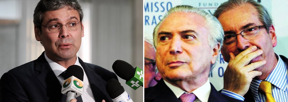 "A confusão já começou. Cunha não vai aceitar calado ser cassado e preso. O núcleo do governo golpista está em polvorosa, porque uma delação de Cunha pode por um ponto final no impeachment. Precisamos mobilizar o povo para garantir que Cunha não se safe no plenário da Câmara, mesmo com Temer movendo mundos e fundos para socorrer seu grande parceiro. Agora é #ForaCunha e #ForaTemer, contra a retirada de direitos!", postou o senador Lindbergh Farias no Facebook (Foto: Roberta Namour) "A confusão já começou. Cunha não vai aceitar calado ser cassado e preso. O núcleo do governo golpista está em polvorosa, porque uma delação de Cunha pode por um ponto final no impeachment. Precisamos mobilizar o povo para garantir que Cunha não se safe no plenário da Câmara, mesmo com Temer movendo mundos e fundos para socorrer seu grande parceiro. Agora é #ForaCunha e #ForaTemer, contra a retirada de direitos!", postou o senador Lindbergh Farias no Facebook