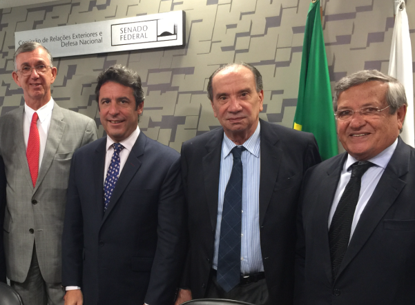 O deputado federal baiano Benito Gama (PTB) foi eleito nesta quinta-feira diretor do Grupo Parlamentar Brasil-Argentina; "Assumo mais este compromisso com o objetivo de trabalhar cada vez mais para incentivar e desenvolver as relações bilaterais entre os Poderes Legislativos dos dois países", disse Benito, que já atua em outras comissões e grupos parlamentares também voltados para assuntos internacionais (Foto: Romulo Faro) O deputado federal baiano Benito Gama (PTB) foi eleito nesta quinta-feira diretor do Grupo Parlamentar Brasil-Argentina; "Assumo mais este compromisso com o objetivo de trabalhar cada vez mais para incentivar e desenvolver as relações bilaterais entre os Poderes Legislativos dos dois países", disse Benito, que já atua em outras comissões e grupos parlamentares também voltados para assuntos internacionais