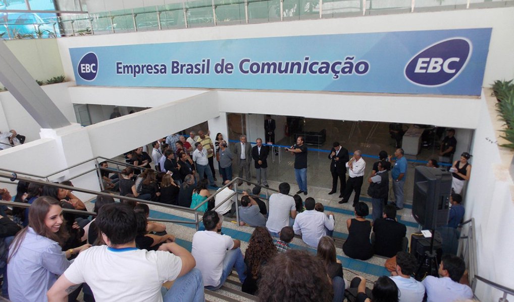 Em nota, a Empresa Brasil de Comunicação (EBC) negou que haja déficit como foi dito pela Advocacia-Geral da União em recurso apresentado ao Supremo Tribunal Federal; "O déficit citado no recurso, de R$ 94,8 milhões, não corresponde à realidade, tratando-se meramente de estimativa caso medidas de contenção de custos não tivessem sido tomadas já desde o começo do corrente ano", afirmou (Foto: Valter Lima) Em nota, a Empresa Brasil de Comunicação (EBC) negou que haja déficit como foi dito pela Advocacia-Geral da União em recurso apresentado ao Supremo Tribunal Federal; "O déficit citado no recurso, de R$ 94,8 milhões, não corresponde à realidade, tratando-se meramente de estimativa caso medidas de contenção de custos não tivessem sido tomadas já desde o começo do corrente ano", afirmou
