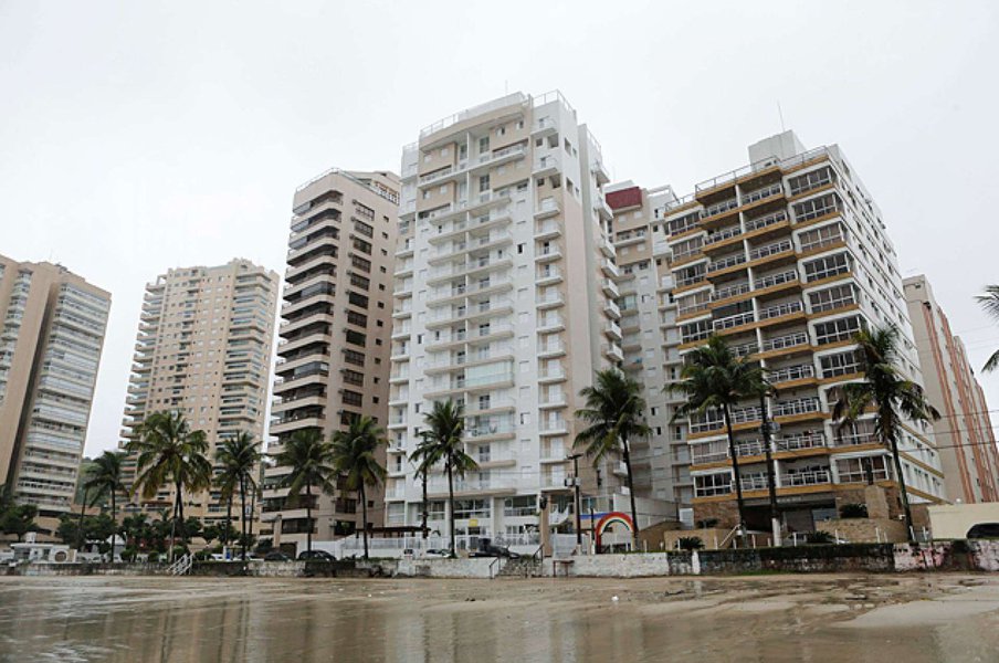 Fernando Brito, editor do Tijolaço, publicou os vídeos de todos os depoentes no inquétito do "triplex do Guarujá" e descobriu uma verdade inconveniente para a acusação: eles apontam que o ex-presidente Lula seria, no máximo, um potencial cliente, jamais o dono do imóvel (Foto: Leonardo Attuch) Fernando Brito, editor do Tijolaço, publicou os vídeos de todos os depoentes no inquétito do "triplex do Guarujá" e descobriu uma verdade inconveniente para a acusação: eles apontam que o ex-presidente Lula seria, no máximo, um potencial cliente, jamais o dono do imóvel