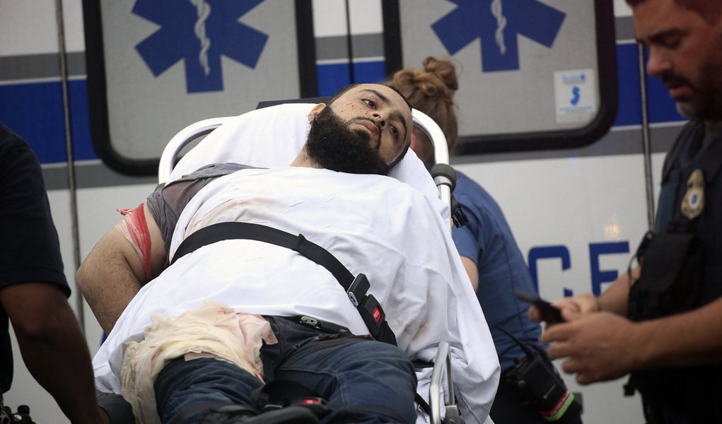 Mulher do suspeito pelo ataques a bomba em Nova York e Nova Jersey Ahmad Khan Rahami deixou os Estados Unidos dias antes das explosõe; autoridades norte-americanas estão trabalhando com o Paquistão e os Emirados Árabe Unidos para tentar entrar em contato com a mulher; Rahami, que é o suspeito de ter tramado os ataques a bomba do fim de semana, se casou no Paquistão e levou a mulher para viver com ele nos Estados Unidos (Foto: Paulo Emílio) Mulher do suspeito pelo ataques a bomba em Nova York e Nova Jersey Ahmad Khan Rahami deixou os Estados Unidos dias antes das explosõe; autoridades norte-americanas estão trabalhando com o Paquistão e os Emirados Árabe Unidos para tentar entrar em contato com a mulher; Rahami, que é o suspeito de ter tramado os ataques a bomba do fim de semana, se casou no Paquistão e levou a mulher para viver com ele nos Estados Unidos