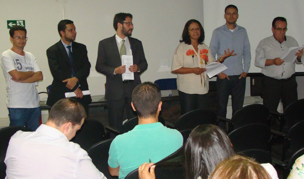 Os cerca de 180 servidores municipais efetivos que atuam na Belotur, em Belo Horizonte, decretaram greve geral a partir da próxima quarta-feira (13), com o objetivo de pressionar a empresa pública a conceder um reajuste salarial para os trabalhadores; eventos ligados as Olimpíadas programados para ocorrer em Belo Horizonte, já nas próximas semanas, podem ser afetados (Foto: Leonardo Lucena) Os cerca de 180 servidores municipais efetivos que atuam na Belotur, em Belo Horizonte, decretaram greve geral a partir da próxima quarta-feira (13), com o objetivo de pressionar a empresa pública a conceder um reajuste salarial para os trabalhadores; eventos ligados as Olimpíadas programados para ocorrer em Belo Horizonte, já nas próximas semanas, podem ser afetados