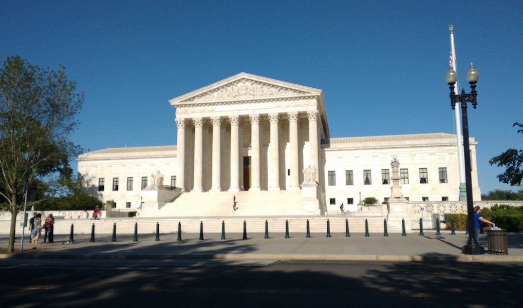 Com quatro votos a favor e quatro contra, a Suprema Corte dos Estados Unidos vetou nesta quinta-feira (23) o plano para imigração anunciado pelo presidente Barack Obama em novembro de 2014 (Foto: Gisele Federicce) Com quatro votos a favor e quatro contra, a Suprema Corte dos Estados Unidos vetou nesta quinta-feira (23) o plano para imigração anunciado pelo presidente Barack Obama em novembro de 2014