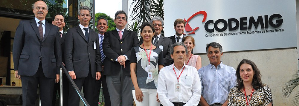 O Governo do Estado de Minas Gerais, por meio da Companhia de Desenvolvimento Econômico de Minas Gerais (Codemig), trará para o Minas Trend representantes de diversas regiões do estado, que terão a oportunidade de apresentar suas criações no maior salão de negócios de moda do Brasil; foram selecionadas 13 empresas de seis regiões, que atuam nos setores de vestuário, calçados e acessórios. Essas empresas terão espaço garantido em estandes coletivos na próxima edição do evento, que será realizada de 4 a 7 de outubro, no Expominas Belo Horizonte (Foto: Leonardo Lucena) O Governo do Estado de Minas Gerais, por meio da Companhia de Desenvolvimento Econômico de Minas Gerais (Codemig), trará para o Minas Trend representantes de diversas regiões do estado, que terão a oportunidade de apresentar suas criações no maior salão de negócios de moda do Brasil; foram selecionadas 13 empresas de seis regiões, que atuam nos setores de vestuário, calçados e acessórios. Essas empresas terão espaço garantido em estandes coletivos na próxima edição do evento, que será realizada de 4 a 7 de outubro, no Expominas Belo Horizonte