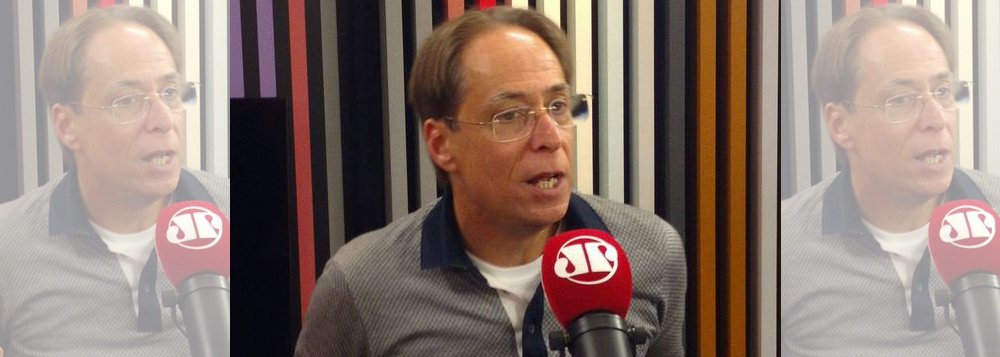 Em entrevista à rádio Joven Pan, o ator Pedro Cardoso criticou mais uma vez a TV Globo, emissora pela qual trabalhou por mais de 30 anos; para ele, a Globo, assim como as outras emissoras brasileiras, estão muito "conservadoras"; Cardoso contou o tratamento que recebeu da televisão. "Tiveram o mais absoluto desprezo pelo meu trabalho lá dentro", desabafou (Foto: Aquiles Lins) Em entrevista à rádio Joven Pan, o ator Pedro Cardoso criticou mais uma vez a TV Globo, emissora pela qual trabalhou por mais de 30 anos; para ele, a Globo, assim como as outras emissoras brasileiras, estão muito "conservadoras"; Cardoso contou o tratamento que recebeu da televisão. "Tiveram o mais absoluto desprezo pelo meu trabalho lá dentro", desabafou
