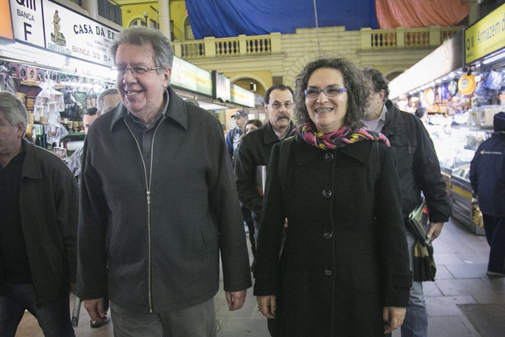 27/07/2016 - PORTO ALEGRE, RS - Raul Pont e Silvana Conti, PT e PCdoB, confirmam no Mercado Público aliança para eleições à prefeitura. Foto: Guilherme Santos/Sul21 (Foto: Leonardo Lucena) 27/07/2016 - PORTO ALEGRE, RS - Raul Pont e Silvana Conti, PT e PCdoB, confirmam no Mercado Público aliança para eleições à prefeitura. Foto: Guilherme Santos/Sul21