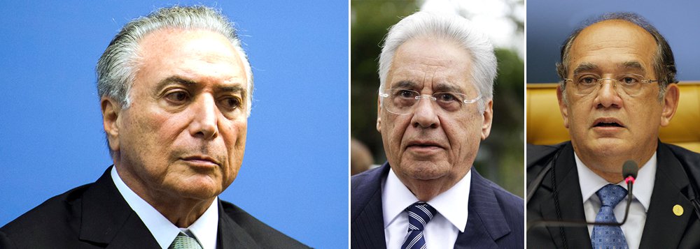 Michel Temer recebeu, neste feriado, o ex-presidente Fernando Henrique Cardoso, um dos articuladores do golpe parlamentar contra a presidente Dilma Rousseff, para pedir conselhos sobre como consertar a economia, que afundou em razão da instabilidade política dos últimos dois anos; da reunião, no Palácio do Jaburu, também participou o presidente do Tribunal Superior Eleitoral, Gilmar Mendes, que poderá controlar o prazo da ação em que o PSDB pede a cassação da chapa Dilma-Temer; ou seja: fica claro que Temer está nas mãos do PSDB e de Gilmar e terá que executar a "ponte para o futuro", com medidas como a PEC 241, que impõe um Estado mínimo por 20 anos, e a reforma da Previdência, com idade mínima de aposentadoria aos 65 anos, se quiser continuar no poder (Foto: Romulo Faro) Michel Temer recebeu, neste feriado, o ex-presidente Fernando Henrique Cardoso, um dos articuladores do golpe parlamentar contra a presidente Dilma Rousseff, para pedir conselhos sobre como consertar a economia, que afundou em razão da instabilidade política dos últimos dois anos; da reunião, no Palácio do Jaburu, também participou o presidente do Tribunal Superior Eleitoral, Gilmar Mendes, que poderá controlar o prazo da ação em que o PSDB pede a cassação da chapa Dilma-Temer; ou seja: fica claro que Temer está nas mãos do PSDB e de Gilmar e terá que executar a "ponte para o futuro", com medidas como a PEC 241, que impõe um Estado mínimo por 20 anos, e a reforma da Previdência, com idade mínima de aposentadoria aos 65 anos, se quiser continuar no poder