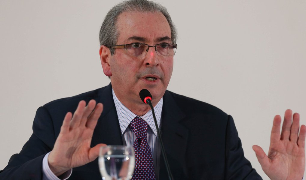 Líderes das siglas de oposição, como DEM, PPS, PSDB e PSB, afirmam que será desmoralizante para a Câmara se não houver quórum em agosto para votar a cassação do deputado afastado Eduardo Cunha (PMDB-RJ) em plenário; por isso, estes partidos articulam para que suas bancadas compareçam em peso para votar o tema no próximo mês, mesmo com a demanda das campanhas eleitorais (Foto: Valter Lima) Líderes das siglas de oposição, como DEM, PPS, PSDB e PSB, afirmam que será desmoralizante para a Câmara se não houver quórum em agosto para votar a cassação do deputado afastado Eduardo Cunha (PMDB-RJ) em plenário; por isso, estes partidos articulam para que suas bancadas compareçam em peso para votar o tema no próximo mês, mesmo com a demanda das campanhas eleitorais
