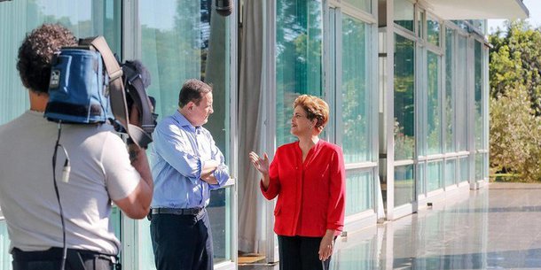 Culpar Dilma por chegarmos nessa crise sem precedentes é fechar os olhos a uma necessidade urgente de reinvenção do PT e da esquerda, que precisa ser mais jovem, mais criativa, com mais capacidade de diálogo (Foto: Leonardo Aragão) Culpar Dilma por chegarmos nessa crise sem precedentes é fechar os olhos a uma necessidade urgente de reinvenção do PT e da esquerda, que precisa ser mais jovem, mais criativa, com mais capacidade de diálogo