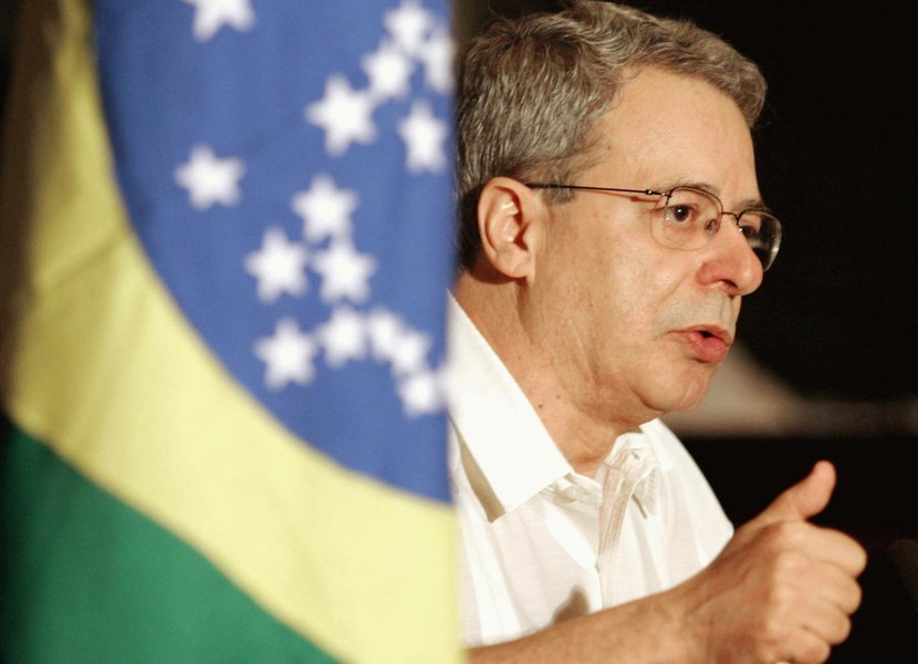 “Todo cristão é discípulo de um prisioneiro político: Jesus de Nazaré”; preso duas vezes pela ditadura, o frade dominicano de 70 anos fala de sua experiência durante a ditadura, que “todo verdadeiro cristão é um comunista sem o saber” e que “todo verdadeiro comunista é um cristão sem o crer”; o religioso se afirma socialista em decorrência de sua fé cristã e conta que na sua segunda prisão na ditadura escapou da tortura graças à intervenção do general Campos Christo, que era irmão de seu pai (Foto: Realle Palazzo-Martini) “Todo cristão é discípulo de um prisioneiro político: Jesus de Nazaré”; preso duas vezes pela ditadura, o frade dominicano de 70 anos fala de sua experiência durante a ditadura, que “todo verdadeiro cristão é um comunista sem o saber” e que “todo verdadeiro comunista é um cristão sem o crer”; o religioso se afirma socialista em decorrência de sua fé cristã e conta que na sua segunda prisão na ditadura escapou da tortura graças à intervenção do general Campos Christo, que era irmão de seu pai