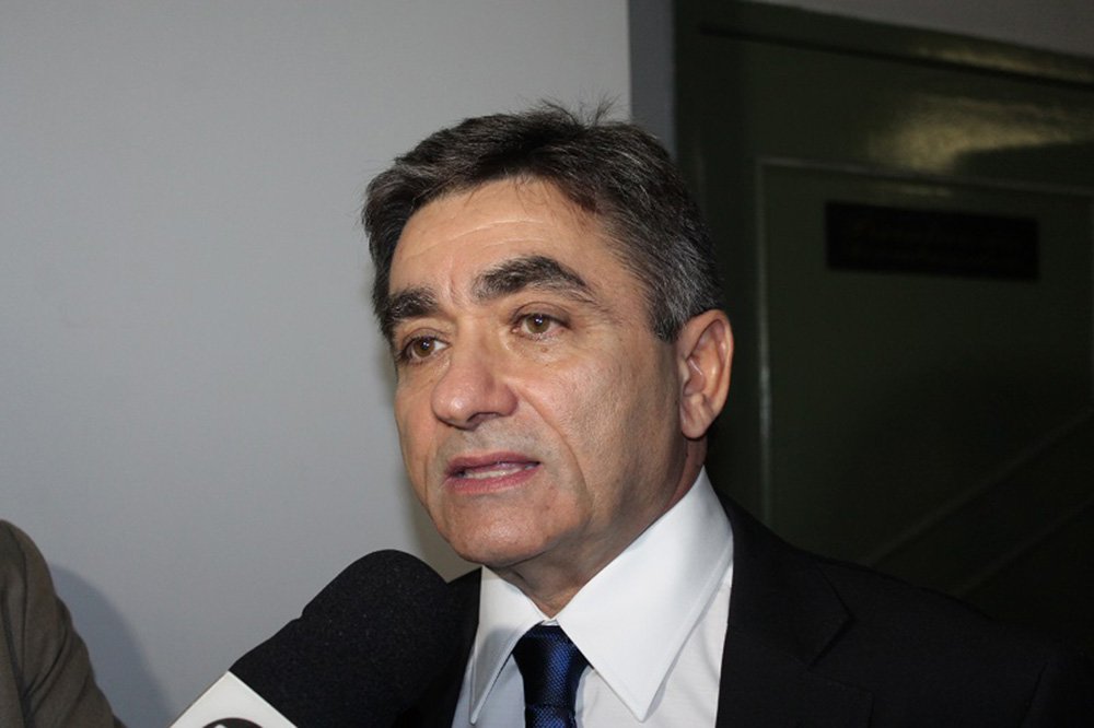 Parceria entre a Corregedoria Geral da Justiça do Estado do Piauí (CGJ-PI), Empresa de Gestão de Recursos do Estado do Piauí (Emgerpi) e Cartório do 2o Ofício de Notas e Registro de Imóveis de Teresina resultou na conclusão da regularização fundiária de 950 lotes no Parque Piauí, zonal Sul de Teresina; os números foram apresentados ao corregedor-geral da Justiça, desembargador Ricardo Gentil; oara a solução da demanda, que se arrastava desde 2008, a nova gestão do Cartório do 2º Ofício destacou uma equipe de quatro profissionais exclusivamente para a análise de plantas, cópia de mídias e abertura de matrículas no Parque Piauí (Foto: Leonardo Lucena) Parceria entre a Corregedoria Geral da Justiça do Estado do Piauí (CGJ-PI), Empresa de Gestão de Recursos do Estado do Piauí (Emgerpi) e Cartório do 2o Ofício de Notas e Registro de Imóveis de Teresina resultou na conclusão da regularização fundiária de 950 lotes no Parque Piauí, zonal Sul de Teresina; os números foram apresentados ao corregedor-geral da Justiça, desembargador Ricardo Gentil; oara a solução da demanda, que se arrastava desde 2008, a nova gestão do Cartório do 2º Ofício destacou uma equipe de quatro profissionais exclusivamente para a análise de plantas, cópia de mídias e abertura de matrículas no Parque Piauí