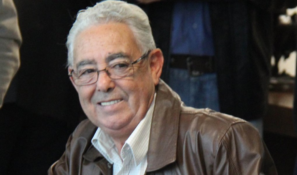 O prefeito de Campo Largo, Affonso Guimarães (PSD), conhecido como Beco, poderá ser afastado do cargo se a Câmara Municipal acatar sugestão do Ministério Público do Paraná; o MP também pede o bloqueio de parte dos bens do prefeito e empresa GlobalMed, que prestou serviço de plantão médico com dispensa de licitação (Foto: Leonardo Lucena) O prefeito de Campo Largo, Affonso Guimarães (PSD), conhecido como Beco, poderá ser afastado do cargo se a Câmara Municipal acatar sugestão do Ministério Público do Paraná; o MP também pede o bloqueio de parte dos bens do prefeito e empresa GlobalMed, que prestou serviço de plantão médico com dispensa de licitação