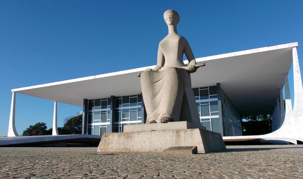 O que estamos vivendo neste país, hoje, é a contestação cotidiana da autoridade do STF, com uma sucessão de atos de exceção que a contradizem (Foto: Mauro Santayanna) O que estamos vivendo neste país, hoje, é a contestação cotidiana da autoridade do STF, com uma sucessão de atos de exceção que a contradizem