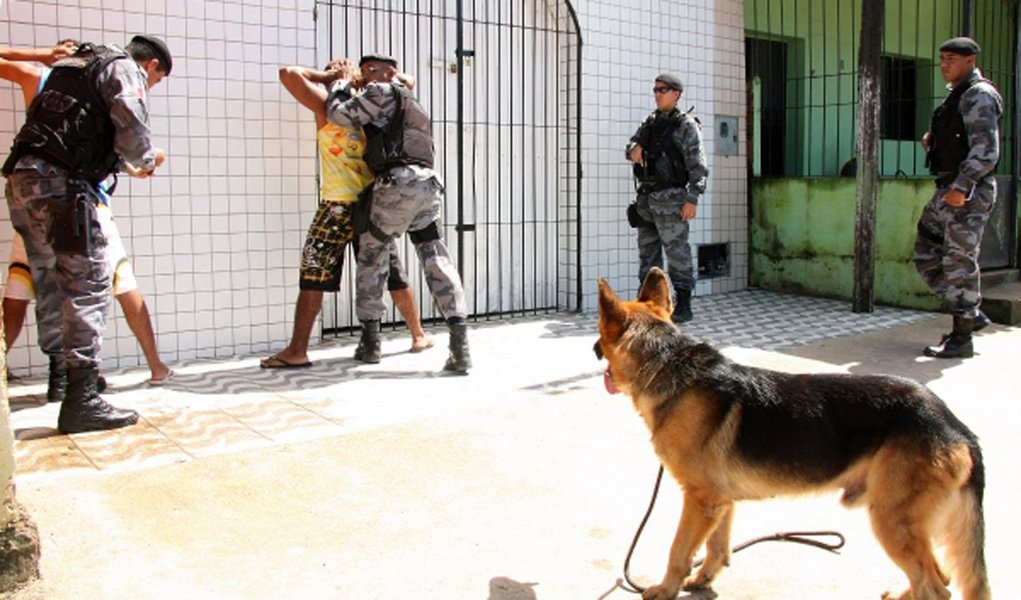 O número de Crimes Violentos Letais Intencionais (CVLI) despencou 30,9% em Maceió em setembro deste ano, no comparativo com o mesmo mês do ano passado; resultado marca a retomada da trajetória de queda do número de homicídios, após registrar um pico de alta em julho (Foto: Voney Malta) O número de Crimes Violentos Letais Intencionais (CVLI) despencou 30,9% em Maceió em setembro deste ano, no comparativo com o mesmo mês do ano passado; resultado marca a retomada da trajetória de queda do número de homicídios, após registrar um pico de alta em julho