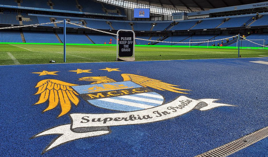 O time argentino Vélez Sarsfield fez uma queixa formal à Fifa por causa da contratação do adolescente Benjamin Garré feita pelo Manchester City; o Vélez diz que o City tentou comprar Garré do clube quando ele ainda tinha 15 anos de idade, o que seria uma violação às regras da Fifa para a transferência de menores de idade; a Fifa proibiu este tipo de negociação nas últimas temporadas, e os clubes espanhóis Barcelona, Real Madrid e Atlético de Madri receberam longas punições por violarem o regulamento (Foto: Leonardo Lucena) O time argentino Vélez Sarsfield fez uma queixa formal à Fifa por causa da contratação do adolescente Benjamin Garré feita pelo Manchester City; o Vélez diz que o City tentou comprar Garré do clube quando ele ainda tinha 15 anos de idade, o que seria uma violação às regras da Fifa para a transferência de menores de idade; a Fifa proibiu este tipo de negociação nas últimas temporadas, e os clubes espanhóis Barcelona, Real Madrid e Atlético de Madri receberam longas punições por violarem o regulamento