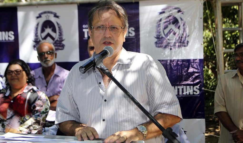 O governador Marcelo Miranda entrega mais obras estaduais de infraestrutura rodoviária e de saneamento; desta vez, o município a ser beneficiado é Pugmil, localizado na região central do estado; a população da zona rural receberá melhorias em rodovias vicinais, como pontes pré-moldadas de concreto, bueiros celulares de concreto, bueiros tubulares de concreto e patrolamento de estradas vicinais; as obras, construídas pelo governo, fazem parte do Projeto de Desenvolvimento Regional Integrado e Sustentável (PDRIS); ao todo, foram investidos R$ 859,5 mil (Foto: Leonardo Lucena) O governador Marcelo Miranda entrega mais obras estaduais de infraestrutura rodoviária e de saneamento; desta vez, o município a ser beneficiado é Pugmil, localizado na região central do estado; a população da zona rural receberá melhorias em rodovias vicinais, como pontes pré-moldadas de concreto, bueiros celulares de concreto, bueiros tubulares de concreto e patrolamento de estradas vicinais; as obras, construídas pelo governo, fazem parte do Projeto de Desenvolvimento Regional Integrado e Sustentável (PDRIS); ao todo, foram investidos R$ 859,5 mil