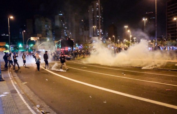 A segurança pública se subordina à ideologia de segurança nacional. As forças armadas e policiais historicamente agem juntas quando o assunto é repressão ao "inimigo interno", aos movimentos sociais que lutam por direitos, por igualdade, pela cidadania e pela democracia (Foto: Laurez Cerqueira) A segurança pública se subordina à ideologia de segurança nacional. As forças armadas e policiais historicamente agem juntas quando o assunto é repressão ao "inimigo interno", aos movimentos sociais que lutam por direitos, por igualdade, pela cidadania e pela democracia