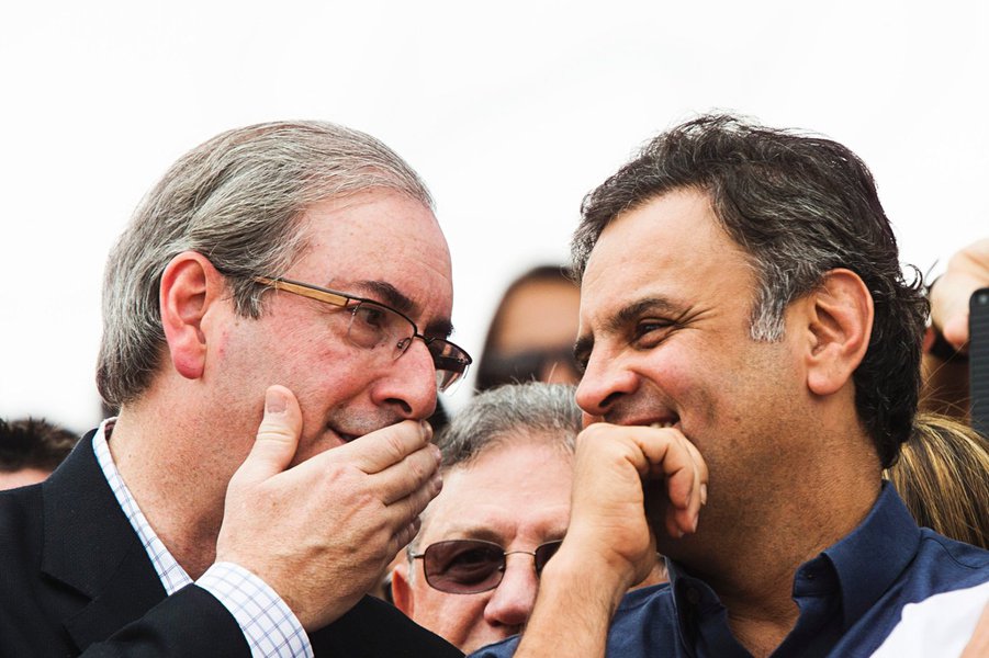 Na terra do cinismo e da demagogia mais escrachadas, os sócios de Cunha no crime do golpe são os mesmos que quase cinco meses depois defendem a cassação do velhaco como se arautos fossem de premissas como ética na política e lisura na condução da coisa pública. Muitos deles, diga-se de passagem, atolados até o pescoço em casos de corrupção (Foto: Bepe Damasco) Na terra do cinismo e da demagogia mais escrachadas, os sócios de Cunha no crime do golpe são os mesmos que quase cinco meses depois defendem a cassação do velhaco como se arautos fossem de premissas como ética na política e lisura na condução da coisa pública. Muitos deles, diga-se de passagem, atolados até o pescoço em casos de corrupção