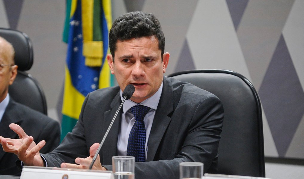 O Ministério Público Federal (MPF) pediu ao juiz Sérgio Moro, responsável pela Operação Lava Jato na Justiça Federal, a homologação do acordo de delação premiada firmado com Vinicius Veiga Borin, administrador de uma consultoria financeira ligada à offshore da construtora Odebrecht; na delação, Borin diz que foi procurado por um representante da Odebrecht para abrir contas “para fazer a movimentação financeira das obras da companhia no exterior” (Foto: Valter Lima) O Ministério Público Federal (MPF) pediu ao juiz Sérgio Moro, responsável pela Operação Lava Jato na Justiça Federal, a homologação do acordo de delação premiada firmado com Vinicius Veiga Borin, administrador de uma consultoria financeira ligada à offshore da construtora Odebrecht; na delação, Borin diz que foi procurado por um representante da Odebrecht para abrir contas “para fazer a movimentação financeira das obras da companhia no exterior”