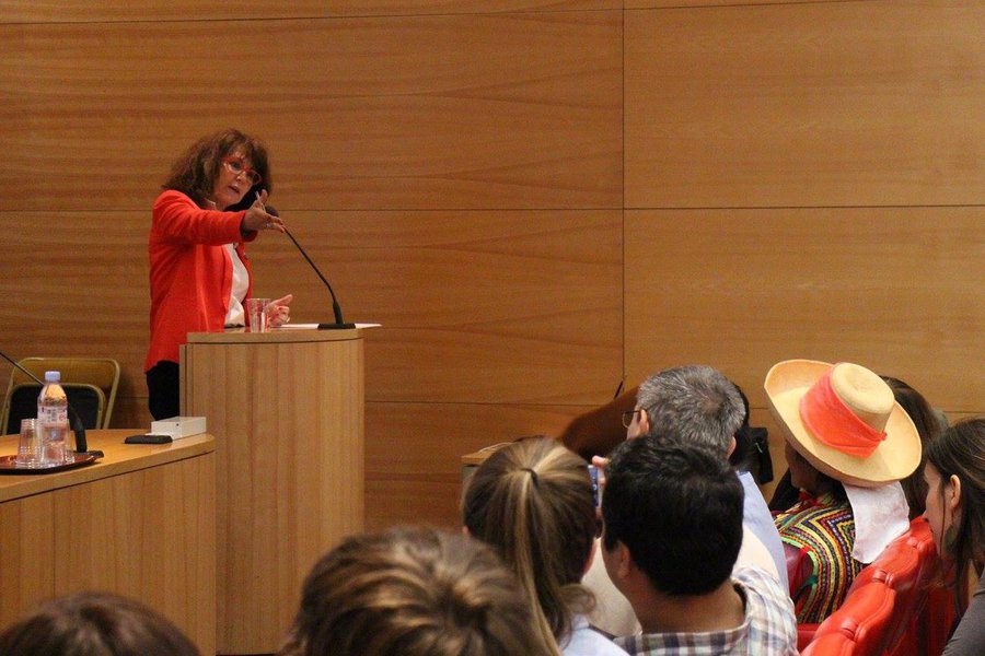 A iniciativa foi da senadora Laurence Cohen, do departamento Val-de-Marne, que é presidente do grupo inter-parlamentar Amizade França-Brasil; os senadores franceses prestaram total solidariedade à presidente Dilma Rousseff e disseram que não existe nada que justifique sua destituição, nem no plano jurídico e nem contábil (Foto: Leonardo Attuch) A iniciativa foi da senadora Laurence Cohen, do departamento Val-de-Marne, que é presidente do grupo inter-parlamentar Amizade França-Brasil; os senadores franceses prestaram total solidariedade à presidente Dilma Rousseff e disseram que não existe nada que justifique sua destituição, nem no plano jurídico e nem contábil