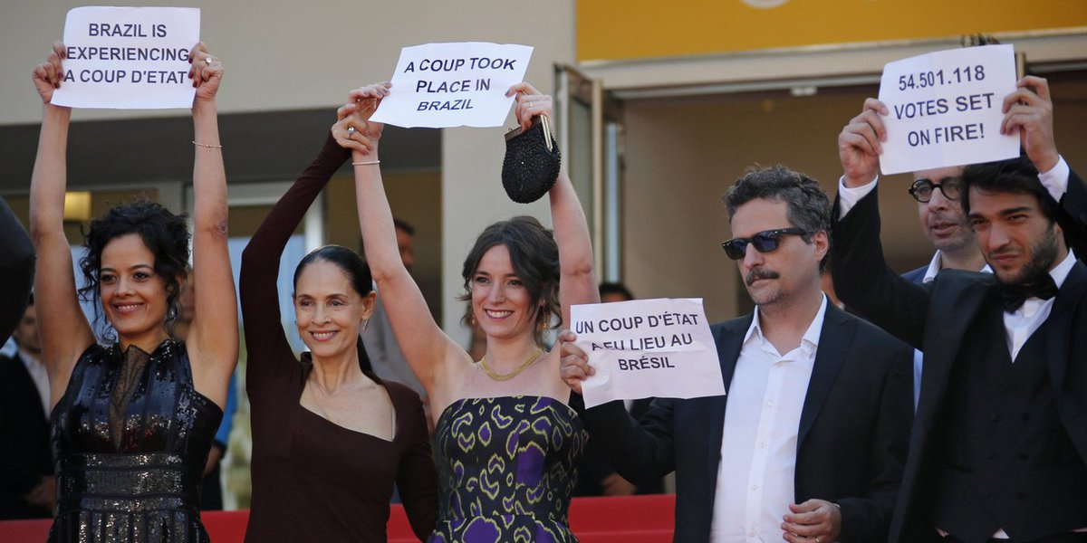 Filme do pernambucano Kleber Mendonça, Aquarius foi eleito por unanimidade vencedor na categoria "Melhor filme" no Festival de Cinema de Sydney neste fim de semana; elenco, estrelado por Sonia Braga, ganhou a imprensa do mundo inteiro ao denunciar o golpe no Brasil durante o Festival de Cannes (Foto: Gisele Federicce) Filme do pernambucano Kleber Mendonça, Aquarius foi eleito por unanimidade vencedor na categoria "Melhor filme" no Festival de Cinema de Sydney neste fim de semana; elenco, estrelado por Sonia Braga, ganhou a imprensa do mundo inteiro ao denunciar o golpe no Brasil durante o Festival de Cannes