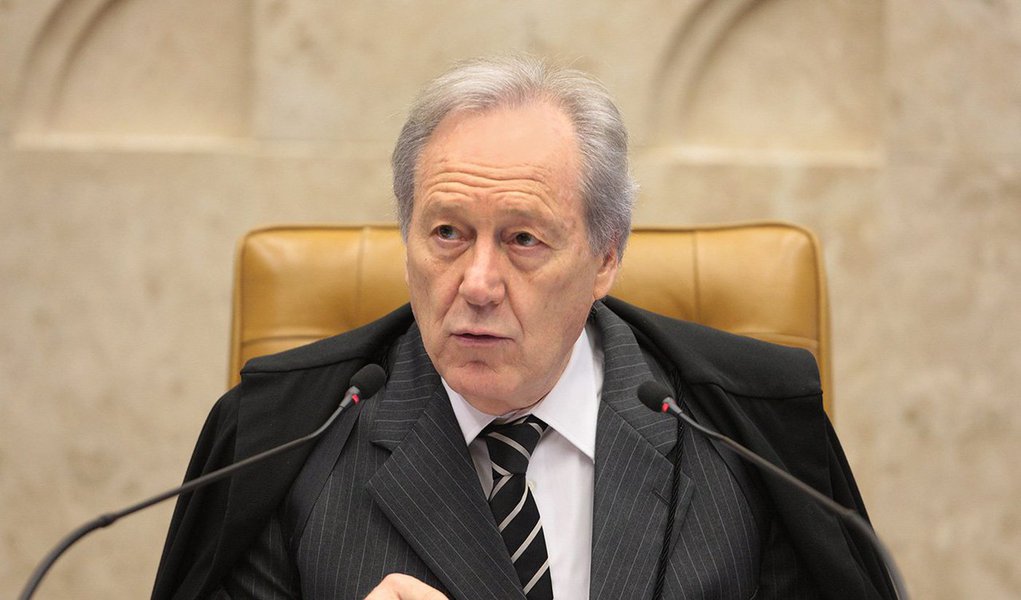 O presidente do Supremo Tribunal Federal (STF), ministro Ricardo Lewandowski, concedeu antecipação de tutela na Ação Cível Originária e determinou que à União retire a inscrição do Estado de Alagoas dos cadastros federais de inadimplentes (Siafi, Cauc, Cadin, entre outros); o Estado de Alagoas havia ajuizado uma ação no STF argumentando que estava impedido de celebrar convênios, contrair empréstimos e receber transferências voluntárias de recursos federais em razão de restrição acusada nos sistemas de administração financeira do governo federal (Foto: Voney Malta) O presidente do Supremo Tribunal Federal (STF), ministro Ricardo Lewandowski, concedeu antecipação de tutela na Ação Cível Originária e determinou que à União retire a inscrição do Estado de Alagoas dos cadastros federais de inadimplentes (Siafi, Cauc, Cadin, entre outros); o Estado de Alagoas havia ajuizado uma ação no STF argumentando que estava impedido de celebrar convênios, contrair empréstimos e receber transferências voluntárias de recursos federais em razão de restrição acusada nos sistemas de administração financeira do governo federal