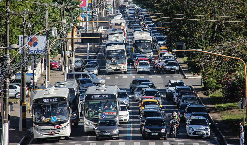 De acordo com o aplicativo de localização geográfica, Waze, Maceió é a pior cidade para dirigir um veículo; índice de satisfação do motorista é divulgado anualmente e elenca os melhores países e cidades do mundo para se dirigir, de acordo com seus usuários; cidade mais bem colocada no Brasil é Volta Redonda (RJ) e a capital melhor avaliada é Brasília (DF) (Foto: Voney Malta) De acordo com o aplicativo de localização geográfica, Waze, Maceió é a pior cidade para dirigir um veículo; índice de satisfação do motorista é divulgado anualmente e elenca os melhores países e cidades do mundo para se dirigir, de acordo com seus usuários; cidade mais bem colocada no Brasil é Volta Redonda (RJ) e a capital melhor avaliada é Brasília (DF)