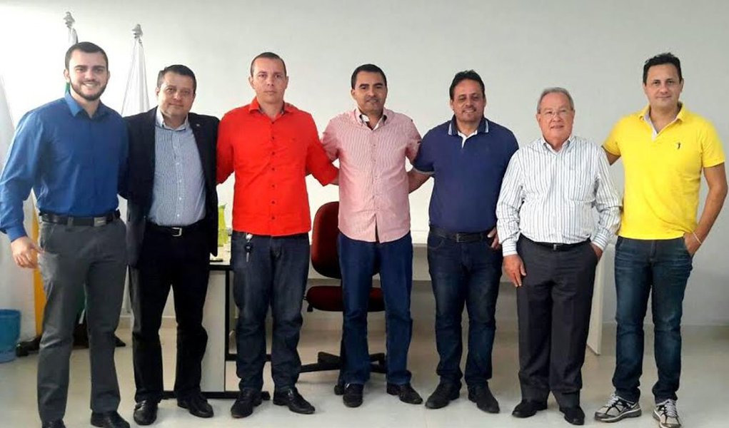Em sabatina promovida por diversas entidades de classe, na Acipa, o deputado Wanderlei Barbosa (SD), pré-candidato a prefeito, respondeu perguntas relacionadas a saúde, educação, saneamento básico, estacionamento rotativo, BRT, segurança, entre outros; Wanderlei Barbosa (SD), destacou o seu pioneirismo histórico, político e administrativo em Palmas como benefícios em uma possível eleição e na elaboração do seu plano de gestão; "Construir um projeto político ouvindo os vários setores e sabendo as necessidades de cada um", disse (Foto: Aquiles Lins) Em sabatina promovida por diversas entidades de classe, na Acipa, o deputado Wanderlei Barbosa (SD), pré-candidato a prefeito, respondeu perguntas relacionadas a saúde, educação, saneamento básico, estacionamento rotativo, BRT, segurança, entre outros; Wanderlei Barbosa (SD), destacou o seu pioneirismo histórico, político e administrativo em Palmas como benefícios em uma possível eleição e na elaboração do seu plano de gestão; "Construir um projeto político ouvindo os vários setores e sabendo as necessidades de cada um", disse