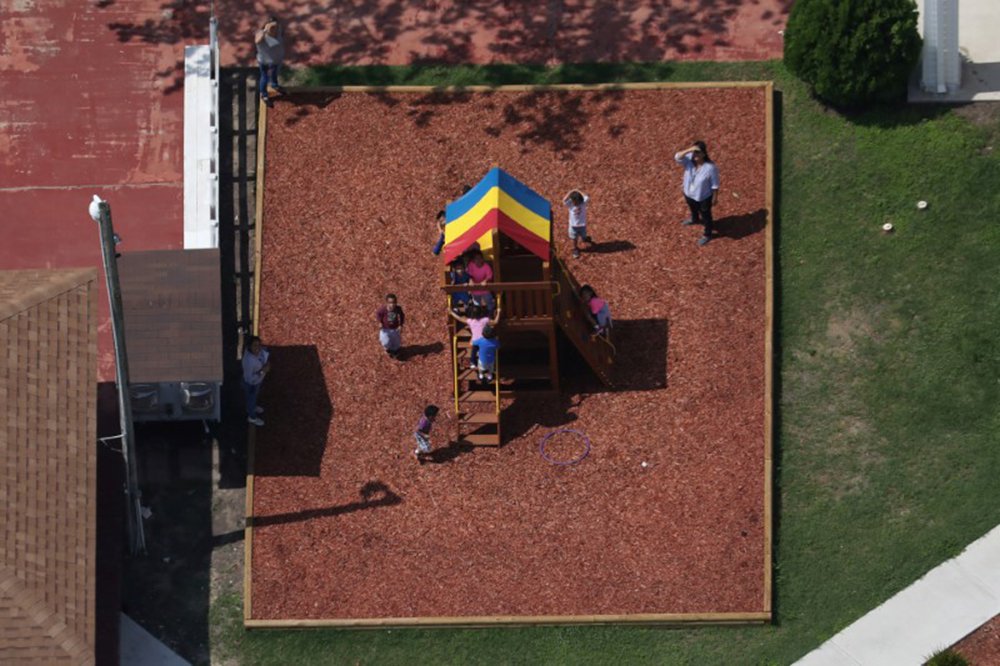 Crianças brincam em abrigo para crianças imigrantes em Harlingen, no Texas 23/06/2018 REUTERS/Loren Elliott (Foto: Paulo Emílio) Crianças brincam em abrigo para crianças imigrantes em Harlingen, no Texas 23/06/2018 REUTERS/Loren Elliott