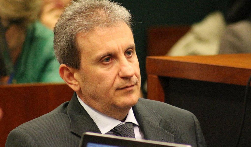 Justiça Federal irá leiloar, nesta segunda-feira (30), imóveis do doleiro Alberto Yousseff, preso pela Operação Lava Jato; venda inclui cotas de uma sociedade em um hotel na Bahia, além de cinco imóveis em uma área de 1,6 mil metros quadrados no Bairro Campo de São Cristovão, no Rio de Janeiro; bens são avaliados em R$ 6 milhões (Foto: Paulo Emílio) Justiça Federal irá leiloar, nesta segunda-feira (30), imóveis do doleiro Alberto Yousseff, preso pela Operação Lava Jato; venda inclui cotas de uma sociedade em um hotel na Bahia, além de cinco imóveis em uma área de 1,6 mil metros quadrados no Bairro Campo de São Cristovão, no Rio de Janeiro; bens são avaliados em R$ 6 milhões