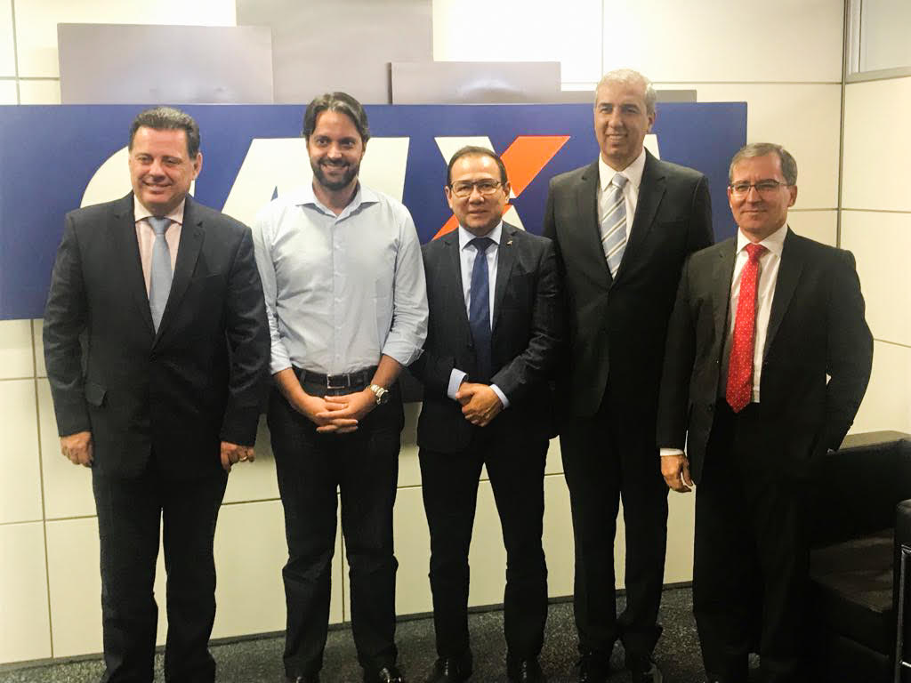 O ex-governador Marconi Perillo (PSDB) comandou extensa agenda de trabalho no interior de Goiás e em Brasília para ouvir e encaminhar demandas do Estado e dos municípios; o tucano esteve pela manhã em Inhumas e Anápolis, onde se reuniu com lideranças locais, e à tarde seguiu para Brasília, onde acompanhou o governador José Eliton em encontro com o presidente da Caixa Econômica Federal, Nelson Antônio de Souza, e participou das atividades de 30 anos de fundação do PSDB (Foto: José Barbacena) O ex-governador Marconi Perillo (PSDB) comandou extensa agenda de trabalho no interior de Goiás e em Brasília para ouvir e encaminhar demandas do Estado e dos municípios; o tucano esteve pela manhã em Inhumas e Anápolis, onde se reuniu com lideranças locais, e à tarde seguiu para Brasília, onde acompanhou o governador José Eliton em encontro com o presidente da Caixa Econômica Federal, Nelson Antônio de Souza, e participou das atividades de 30 anos de fundação do PSDB