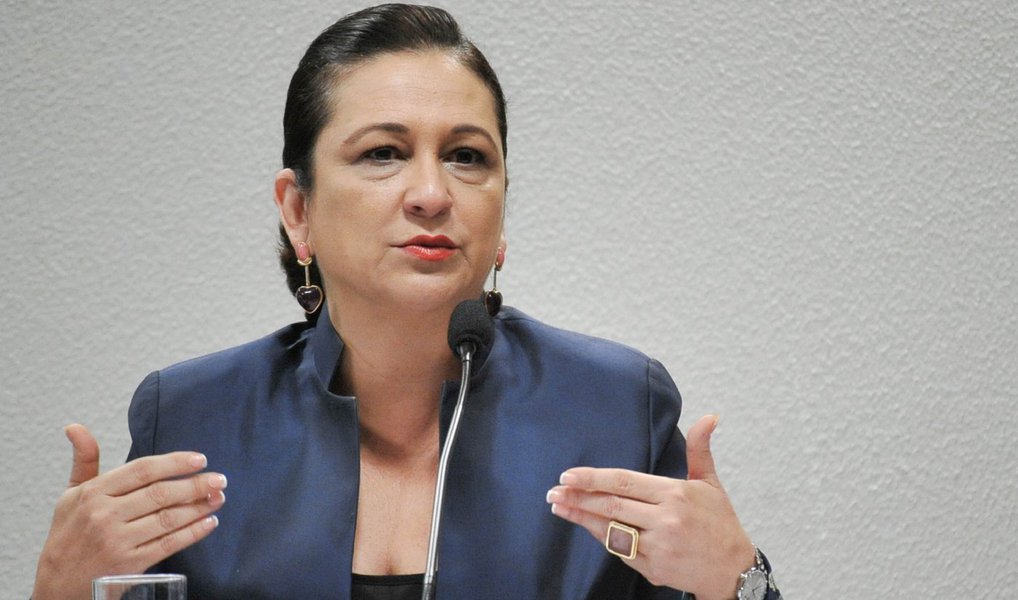 A ministra Kátia Abreu, da Agricultura, confirmou sua presença na Comissão Especial do Impeachment, nesta sexta (29), para explicar "a importância da equalização dos juros para a agricultura brasileira"; ela pretende demonstrar que o que está sendo chamada de "pedalada" para garantir o Plano Safra foi uma antecipação de desembolso pelo Banco do Brasil a fim de equalizar, mas quitar no mesmo ano fiscal (Foto: Valter Lima) A ministra Kátia Abreu, da Agricultura, confirmou sua presença na Comissão Especial do Impeachment, nesta sexta (29), para explicar "a importância da equalização dos juros para a agricultura brasileira"; ela pretende demonstrar que o que está sendo chamada de "pedalada" para garantir o Plano Safra foi uma antecipação de desembolso pelo Banco do Brasil a fim de equalizar, mas quitar no mesmo ano fiscal