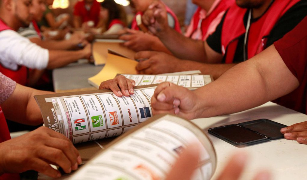 O processo eleitoral no México começou em setembro passado e terminará no próximo domingo, 1º., com a eleição para presidente e outros 3,4 mil postos. Pelo menos menos 114 políticos e candidatos foram assassinados no período, de acordo com a empresa de consultoria Etellekt (Foto: Leonardo Lucena) O processo eleitoral no México começou em setembro passado e terminará no próximo domingo, 1º., com a eleição para presidente e outros 3,4 mil postos. Pelo menos menos 114 políticos e candidatos foram assassinados no período, de acordo com a empresa de consultoria Etellekt