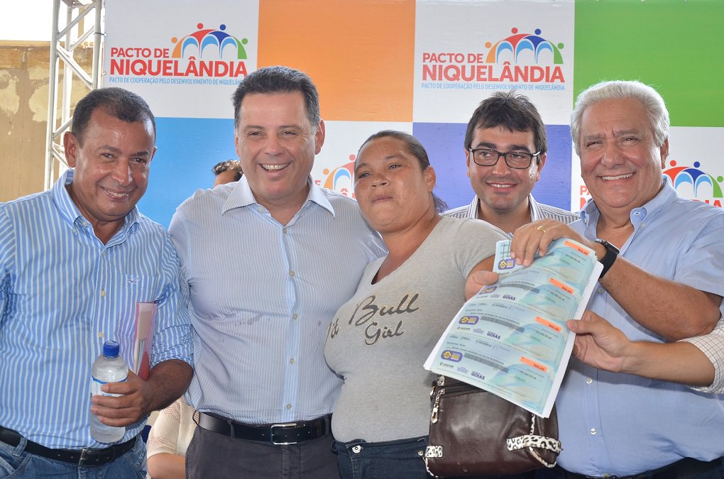 Niquelandia Entrega de Beneficios e assinatura de atos Liberação Ambiental para Criadores de Tilápia.Liberação de parcela Referente a Convênio Para Contrução de Asfalto. Assinatura do Pacto de Niquelandia foto Eduardo Ferreira (Foto: José Barbacena) Niquelandia Entrega de Beneficios e assinatura de atos Liberação Ambiental para Criadores de Tilápia.Liberação de parcela Referente a Convênio Para Contrução de Asfalto. Assinatura do Pacto de Niquelandia foto Eduardo Ferreira