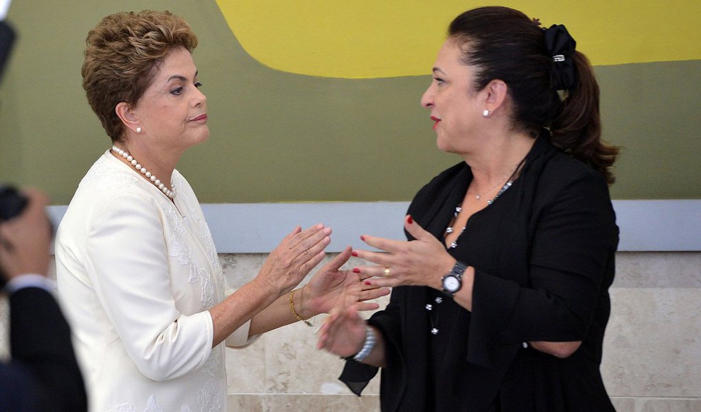 A ministra da Agricultura, Kátia Abreu, anunciou que a presidente Dilma Rousseff (PT) vai participar, em Palmas, da inauguração do Centro de Pesquisa Embrapa Aquicultura e Pesca Nacional, obra viabilizada com recursos federais da ordem de R$ 85 milhões; no mesmo dia, sexta-feira, 6 de maio, a Comissão do Senado vota relatório que decide se a presidente será afastada, ou não, do cargo pelo período de 180 dias (Foto: Voney Malta) A ministra da Agricultura, Kátia Abreu, anunciou que a presidente Dilma Rousseff (PT) vai participar, em Palmas, da inauguração do Centro de Pesquisa Embrapa Aquicultura e Pesca Nacional, obra viabilizada com recursos federais da ordem de R$ 85 milhões; no mesmo dia, sexta-feira, 6 de maio, a Comissão do Senado vota relatório que decide se a presidente será afastada, ou não, do cargo pelo período de 180 dias