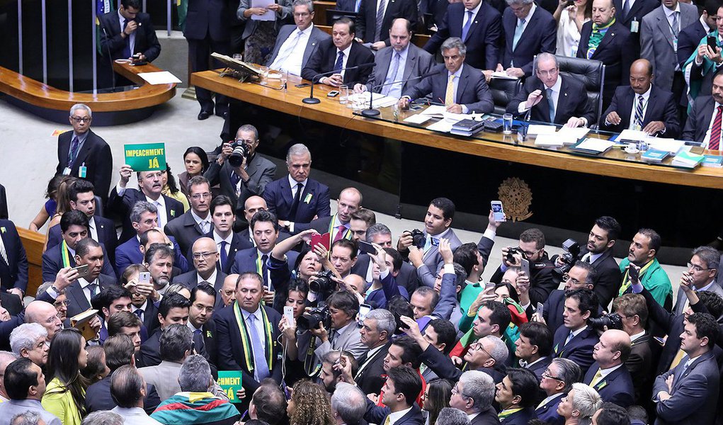 A bancada federal de Alagoas deus seis votos a favor do impeachment da presidente Dilma Rousseff (PT); os deputados JHC (PSB), Pedro Vilela (PSDB), Cícero Almeida (PMDB), Marx Beltrão (PMDB), Arthur Lira (PP) e Maurício Quintella (PR) voltaram a favor da admissibilidade do processo na Câmara (Foto: Voney Malta) A bancada federal de Alagoas deus seis votos a favor do impeachment da presidente Dilma Rousseff (PT); os deputados JHC (PSB), Pedro Vilela (PSDB), Cícero Almeida (PMDB), Marx Beltrão (PMDB), Arthur Lira (PP) e Maurício Quintella (PR) voltaram a favor da admissibilidade do processo na Câmara