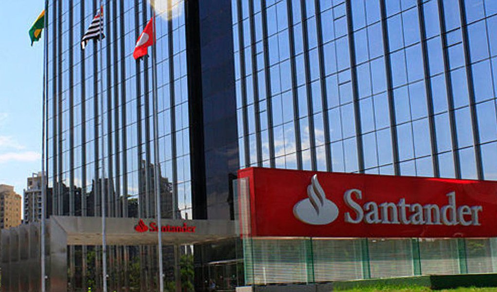 Santander Brasil, maior banco estrangeiro no país, teve lucro líquido gerencial, ou recorrente, de R$ 1,66 bilhão de reais, alta de 1,7% sobre o mesmo período do exercício anterior (Foto: Paulo Emílio) Santander Brasil, maior banco estrangeiro no país, teve lucro líquido gerencial, ou recorrente, de R$ 1,66 bilhão de reais, alta de 1,7% sobre o mesmo período do exercício anterior