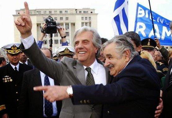 Uma frente deverá comportar apenas tendências políticas e partidos ou poderá ter também a filiação individual? O PT tem condições de liderar esse processo? Acredito que, neste momento, olhar a experiência da Frente Ampla do Uruguai pode nos ajudar neste debate (Foto: Maria Silvia Portela de Castro) Uma frente deverá comportar apenas tendências políticas e partidos ou poderá ter também a filiação individual? O PT tem condições de liderar esse processo? Acredito que, neste momento, olhar a experiência da Frente Ampla do Uruguai pode nos ajudar neste debate
