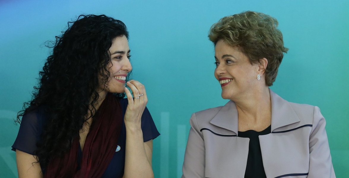 Em mais uma manifestação contra o golpe, grandes nomes da cultura brasileira, como Letícia Sabatella, Camila Pitanga, Wagner Moura, José Celso Martinez e Gregório Duvivier, entre muitos outros, gravaram vídeo com a canção Roda Viva; música de Chico Buarque se tornou símbolo da resistência à ditadura militar depois que o Comando de Caça aos Comunistas ter invadido o teatro onde a peça de mesmo nome era encenada, destruir o cenário e espancar os atores, em 1968; assista (Foto: Leonardo Attuch) Em mais uma manifestação contra o golpe, grandes nomes da cultura brasileira, como Letícia Sabatella, Camila Pitanga, Wagner Moura, José Celso Martinez e Gregório Duvivier, entre muitos outros, gravaram vídeo com a canção Roda Viva; música de Chico Buarque se tornou símbolo da resistência à ditadura militar depois que o Comando de Caça aos Comunistas ter invadido o teatro onde a peça de mesmo nome era encenada, destruir o cenário e espancar os atores, em 1968; assista